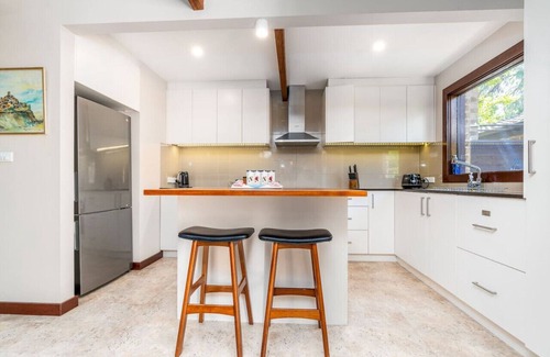 Braddon Apartment | New to VRBO: Charming two-story 2BR townhouse in Braddon