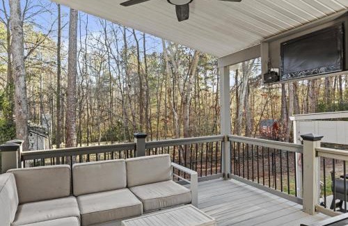 Jefferson House | New to Vrbo Jefferson Poolside Escape w pool