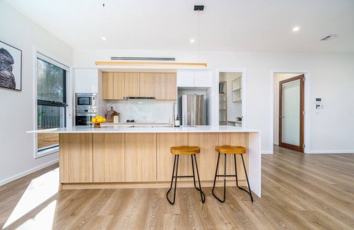 Ainslie Apartment | New to VRBO: New 4 bedroom city home with Tesla charger