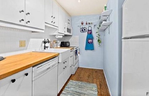 Flagler Beach House | *New to VRBO*Salty Zen Beach Retreat*5 min walk to Beach!10 min to Town