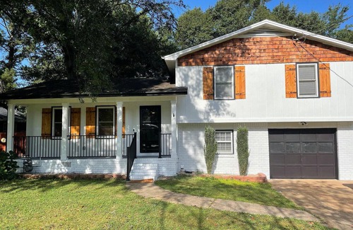 Acworth House | NEW to VRBO stylish home near the lake and pet friendly
