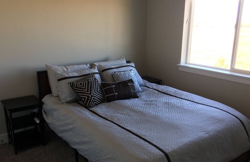 Cedar City House | New Townhome 3 Bed, 2.5 Bath
