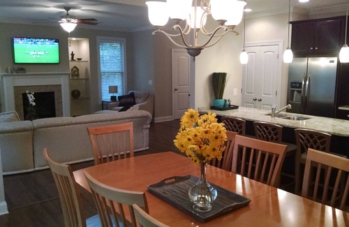 Tyrone House | New Townhome On Private Wooded Lot. Convenient To Atlanta, Pinewood Studios