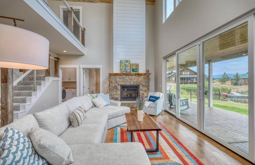 Pagosa Springs House | New Tranquil Village Lake Retreat