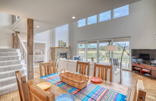 Pagosa Springs House | New Tranquil Village Lake Retreat