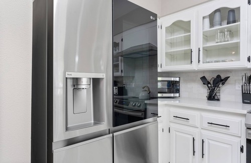 Conway House | New! Trendy & Modern Home w/2 Car Garage