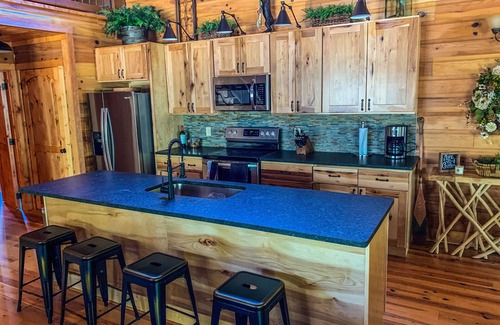 Demorest Cabin | NEW Twin River Cabin - 3 Bedroom Lodge Cabin - Views Soquee River