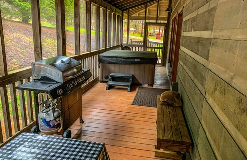 Demorest Cabin | NEW Twin River Cabin - 3 Bedroom Lodge Cabin - Views Soquee River