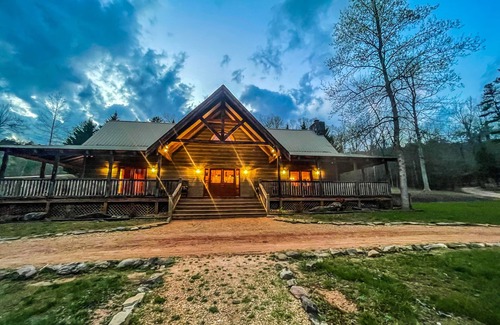 Demorest Cabin | NEW Twin River Cabin - 3 Bedroom Lodge Cabin - Views Soquee River