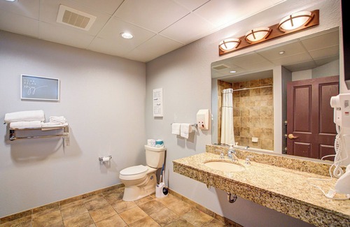 Wisconsin Dells Condo | NEW Updated 3BD/3BA Waterparks, Golf, Spa & Dining