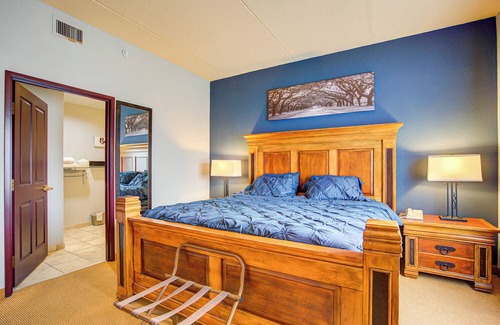 Wisconsin Dells Condo | NEW Updated 3BD/3BA Waterparks, Golf, Spa & Dining