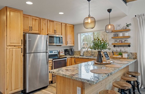 Munds Park Ski Chalet | *New*Updated Chalet/Air Conditioning/Near Sedona & Flagstaff