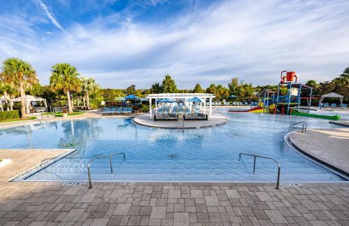 Four Corners House | New Upscale 8BR Kissimmee Retreat with Private Pool, Spa & Resort Amenities - 7 Mi to Disney!