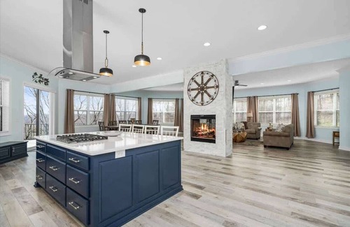 Smithville House | New Upscale Lake Home w/Views, Deck, WiFi, Games!