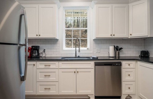 Hot Springs Cottage | NEW! UPTOWN Cottages - 2bed/1bath - new furnishings!