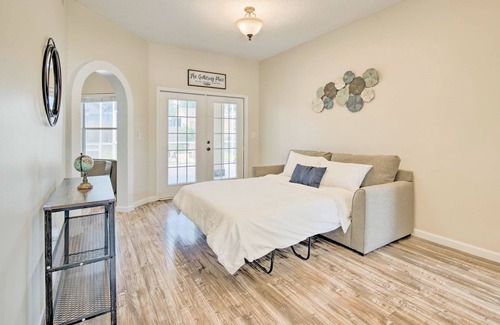 Minneola House | New! Vacation Home ~LED Hot Tub~ Paved Fireplace