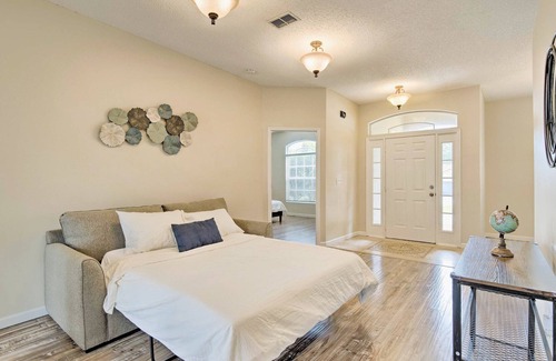 Minneola House | New! Vacation Home ~LED Hot Tub~ Paved Fireplace