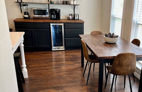 Milledgeville House | New Vacation Rental on Lake Sinclair with boat dock and Kayaks