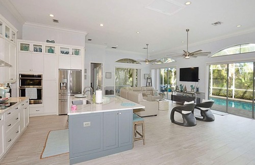 Vero Beach House | NEW!☀️Vero Islander is minutes to 🏖️beach. Private pool in a gated community🌴