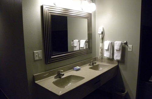 Kearney Hotel | New Victorian Inn and Suites