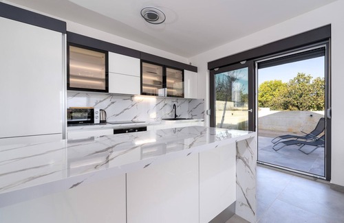 Risika Villa | New villa with pool, sandy beach, sea view - TRAVELER Reiseburo Krk- ID 2399