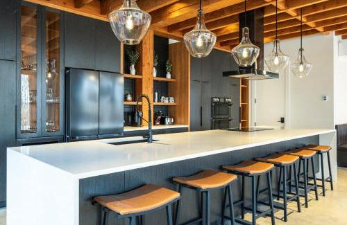Mont-Tremblant Ski Chalet | NEW! Villa Woodland 7 Bedrooms Game Room Spa