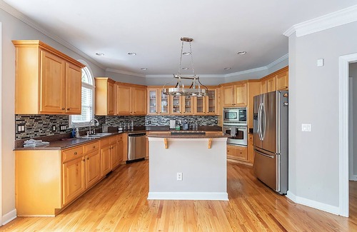 Mableton House | NEW VININGS ESTATES: FAMILY FRIENDLY * HEATED POOL & SPA- 5BDRM/5BATH