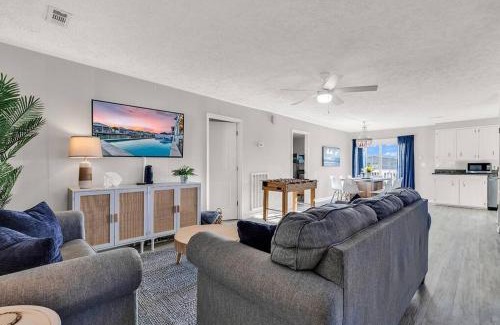 North Myrtle Beach Villa | New! Water Views! Heated Pool! 4 min walk to Beach