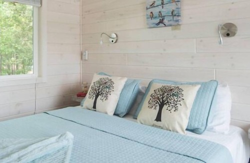 Steele Creek Cabin | New Waterfront Cabin On The Large Sundeck 1 Bedroom Cabin by Redawning
