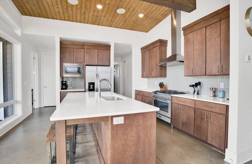 Lake Oconee House | NEW Waterfront Mid-century Modern Home with Heated Pool