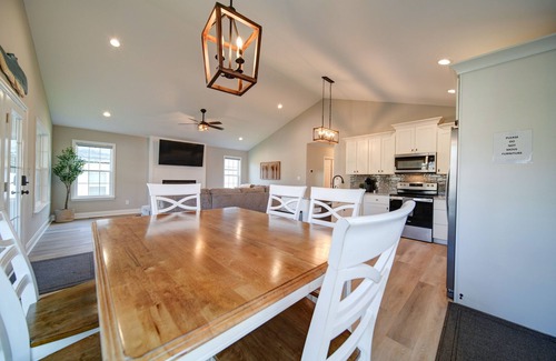 Southmont Cottage | NEW! Waterfront - Private Dock - Firepit - Kayaks