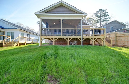 Southmont Cottage | NEW! Waterfront - Private Dock - Firepit - Kayaks