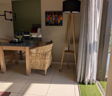 Victoria Bay Apartment | New Wave Village