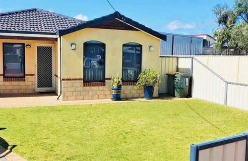 Jurien Bay House | NEW Wi-Fi Boat Parking Pet Friendly