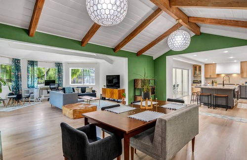 Santa Rosa House | *NEW* Wine country family-friendly getaway