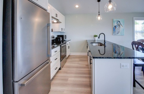 Morehead City House | New with Water Views, Pet Friendly, 5 minutes from Historic Beaufort Waterfront.