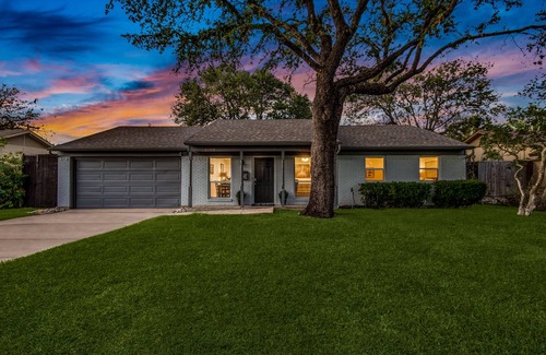 Plano House | NEW! Work & Family-Friendly|Stylish|3/2/2|Dwntn Plano & Close to Hwys