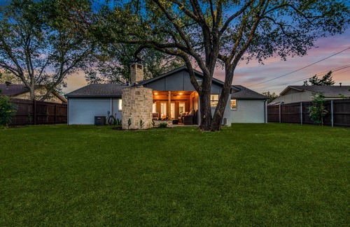 Plano House | NEW! Work & Family-Friendly|Stylish|3/2/2|Dwntn Plano & Close to Hwys
