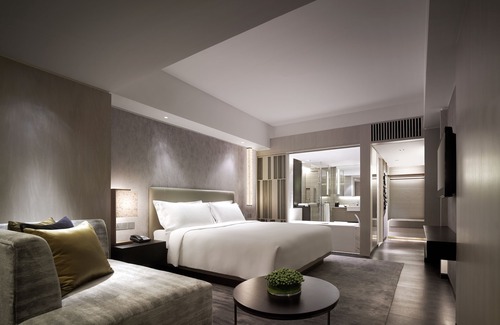 San Lorenzo Hotel | New World Makati Hotel
