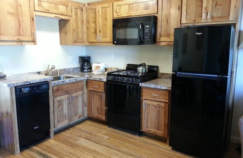 Tahoe Vista Cottage | New Years ON THE LAKE @ classic Tahoe resort