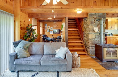 Saugerties Cabin | New York Vacation Rental w/ Large Deck!