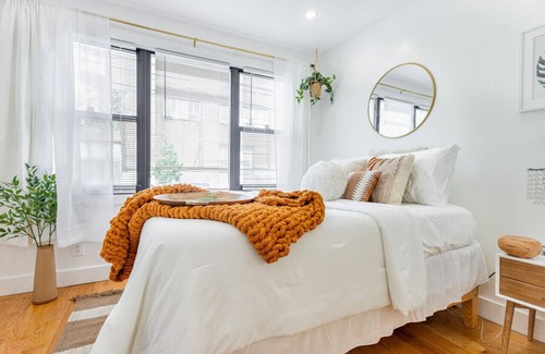 East New York House | New! Zenful Airy Oasis 3bd 2ba/Laundry/FreeParking