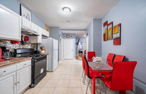 Ampere Apartment | ‼️ Newark‼️ 3BR Gem - Near NYC - & Attractions