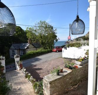Combe Martin Bed & Breakfast | Newberry Beach lodge