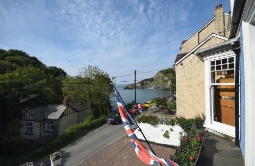 Combe Martin Bed & Breakfast | Newberry Beach lodge
