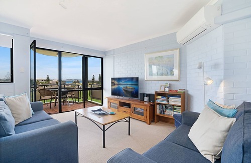 Newcastle East Apartment | Newcastle Short Stay Apartments - Flagstaff Apartments