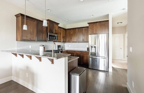 Oak Hills House | Newer 4 bedroom home. Close to Nike, Intel, hospitals & shopping.
