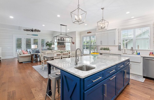 Saint Simons Island Cottage | Newer Construction - Short Walk to Beach - Hot Tub/Large Pool - 16' x 32'