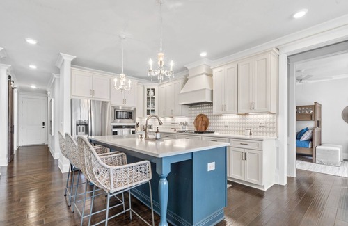 Lake Oconee House | Newer construction, professionally decorated on the water.
