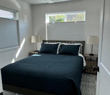 Weed House | Newer Cozy Guest Cottage with Saltwater Spa!